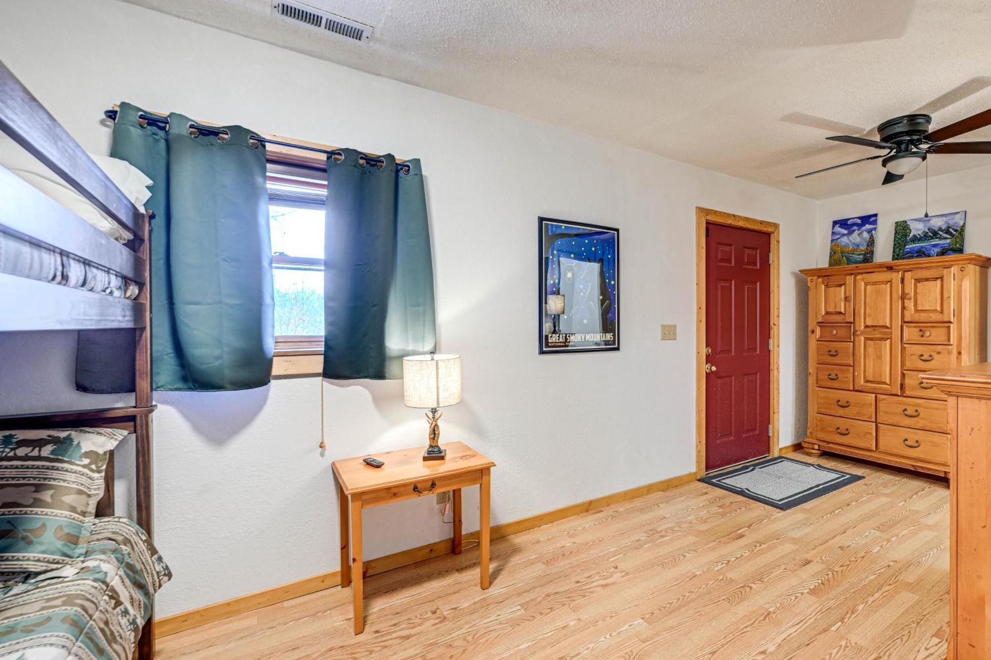 Bryson City Cabin With Hot Tub, Views And Pool Table! Екстериор снимка