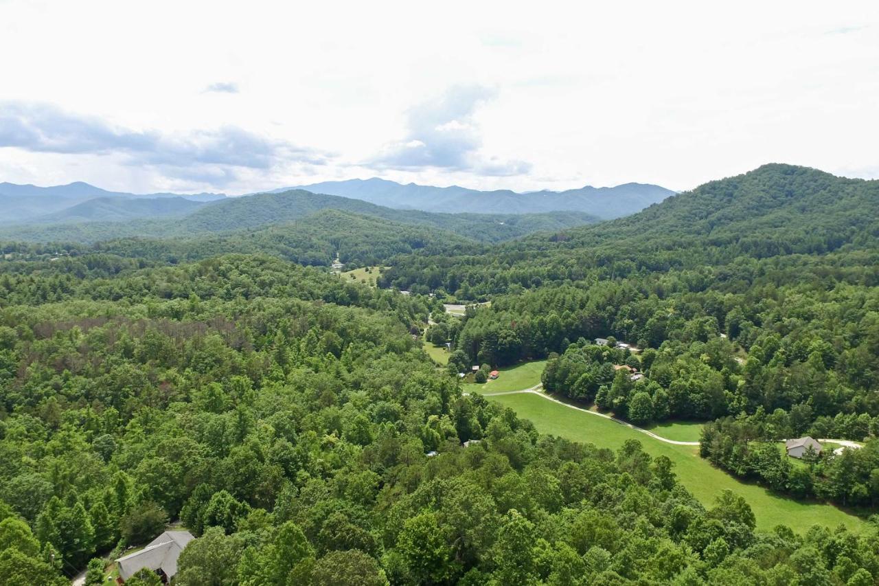 Bryson City Cabin With Hot Tub, Views And Pool Table! Екстериор снимка
